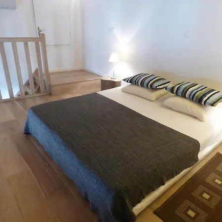 Alc - A523 - 4 Min Palais And Beaches *