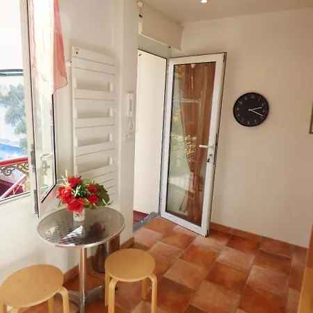 Alc - A523 - 4 Min Palais And Beaches