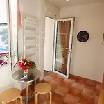 Alc - A523 - 4 Min Palais And Beaches